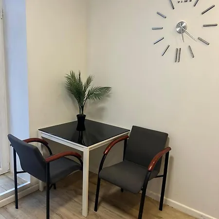 Northern Lights Small B At Emmas Street 28, *