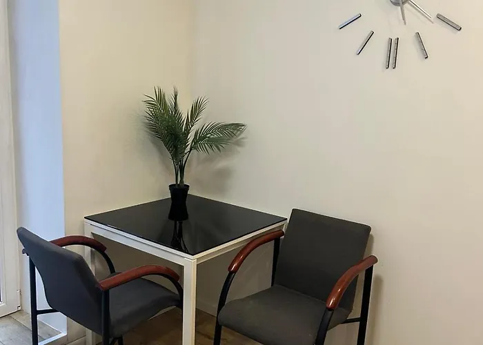 Northern Lights Small B At Emmas Street 28, *